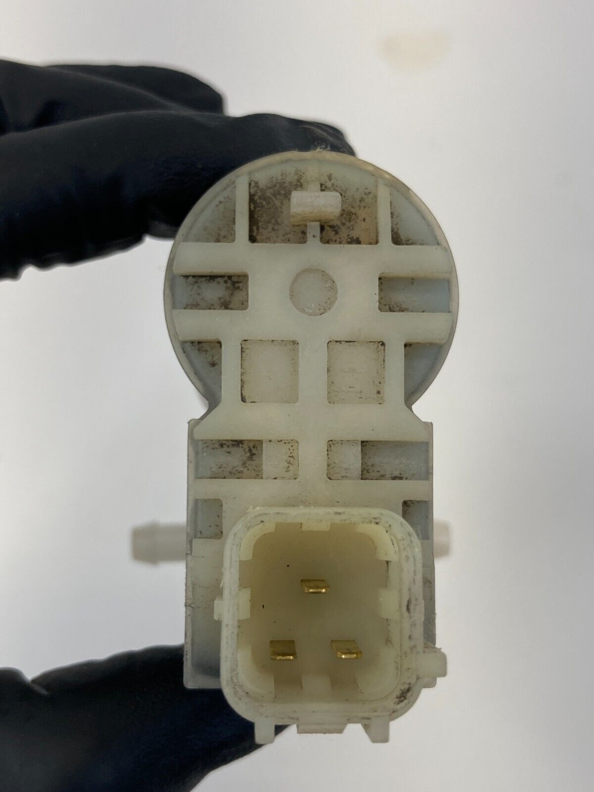 2005-2010 Kia Sportage Windshield Wiper Washer Pump Assembly 98510-1F100 OEM