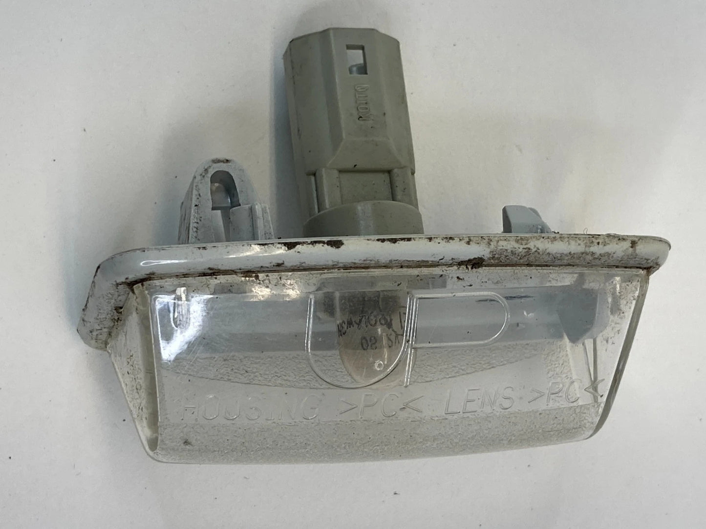 03 04 05 06 07 08 TOYOTA COROLLA TRUNK REAR LICENSE PLATE LIGHT LAMP OEM