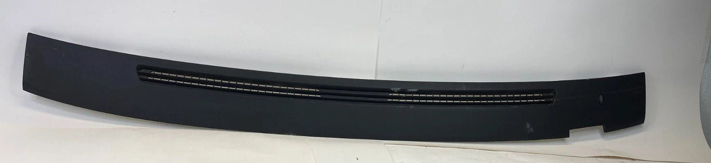 2003-2005 FORD CROWN VICTORIA FRONT DASH WINDSHIELD DEFROSTER GRILLE COVER PANEL