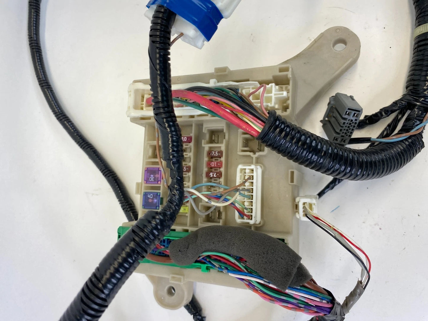 2011-2013 HONDA ODYSSEY 3.5L V6 REAR INTERIOR FUSE BOX JUNCTION BOX 38230TK8A213