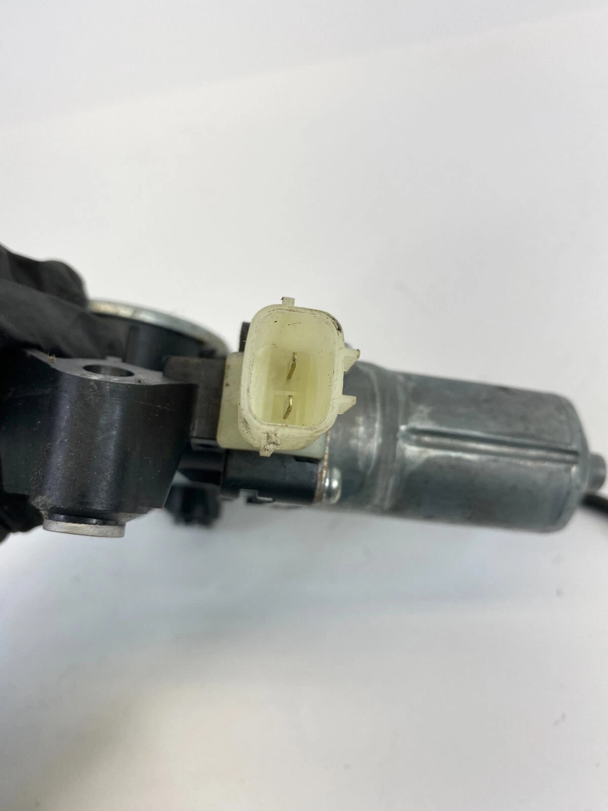 2007-2012 FORD ESCAPE FRONT RIGHT DOOR WINDOW REGULATOR MOTOR CM09257-0A OEM