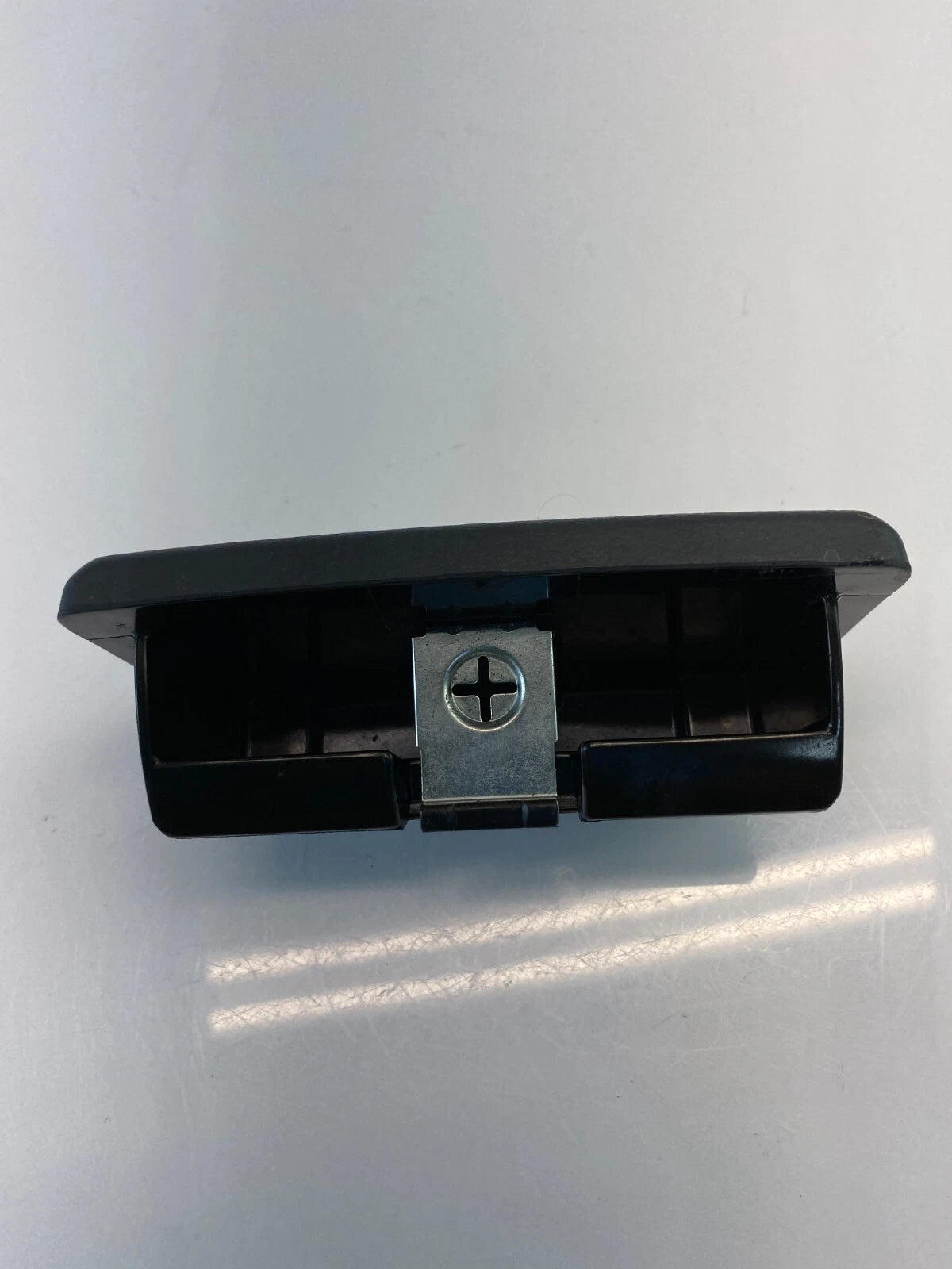2005-2007 INFINITI G35 SEDAN REAR CENTER CONSOLE ASHTRAY ASH TRAY 96510-AL500