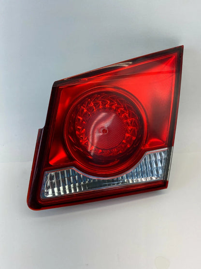 11-16 CHEVROLET CHEVY CRUZE REAR RIGHT PASSENGER TAIL LIGHT INNER TAILLIGHT OEM