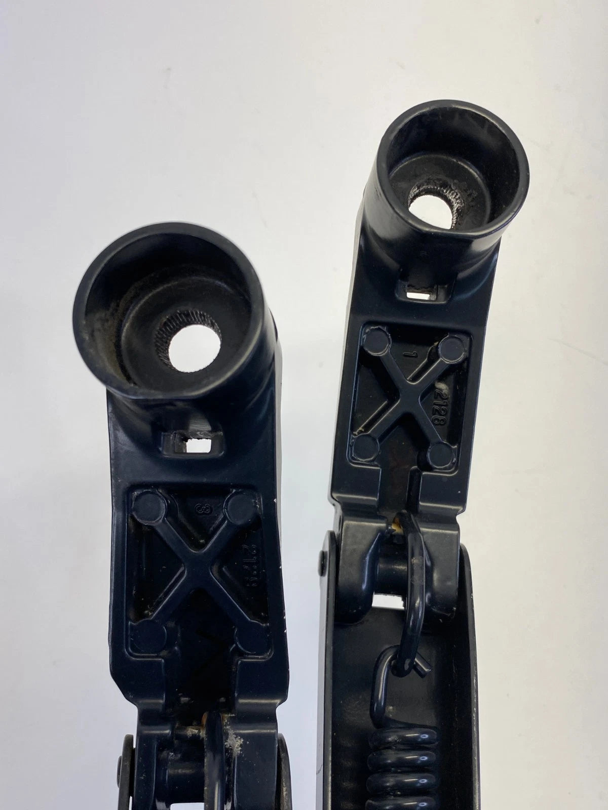 2010-2013 SUZUKI KIZASHI WINDSHIELD WIPER ARMS PAIR FRONT LEFT RIGHT OEM FACTORY