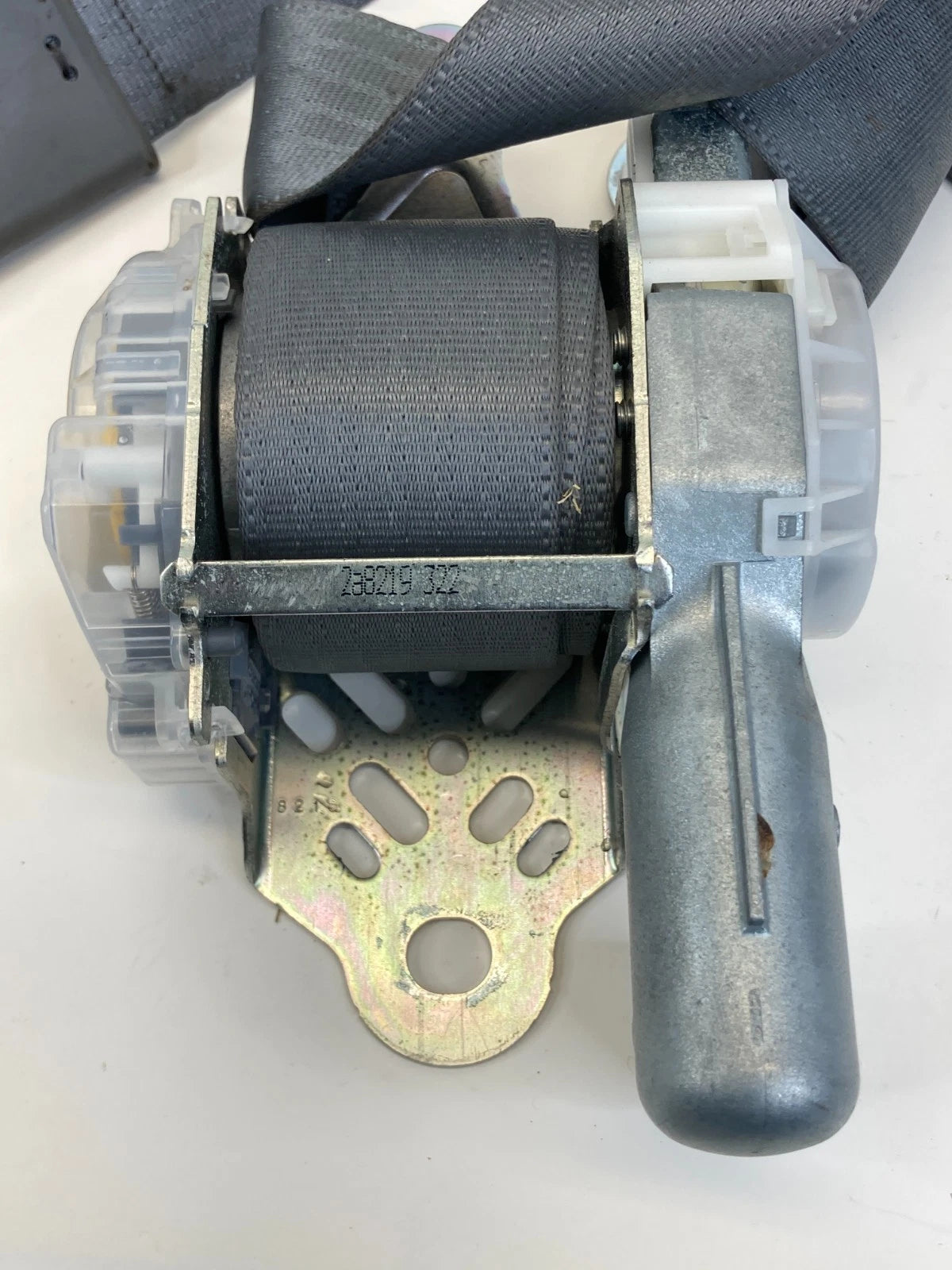 2005-2011 TOYOTA TACOMA FRONT RIGHT PASSENGER SIDE REGULAR CAB 2DR RETRACTOR OEM