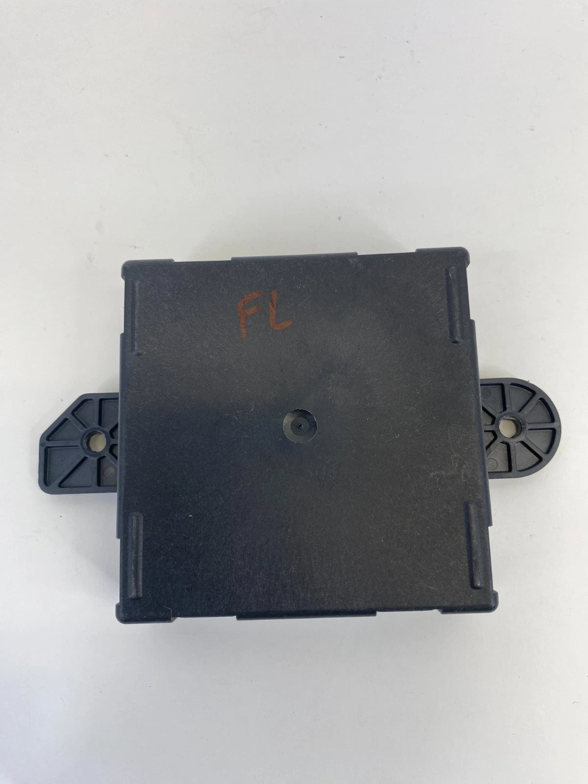 2015-2017 Chrysler 200 Front Left Door Computer Control Module 68111321AG OEM