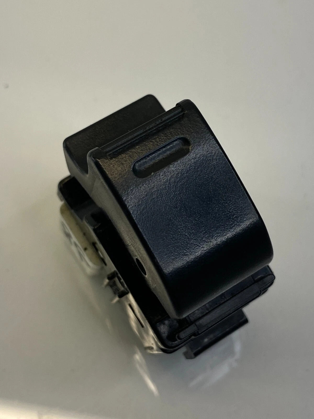 2004-2009 TOYOTA PRIUS FRONT RIGHT PASSENGER SIDE DOOR POWER WINDOW SWITCH