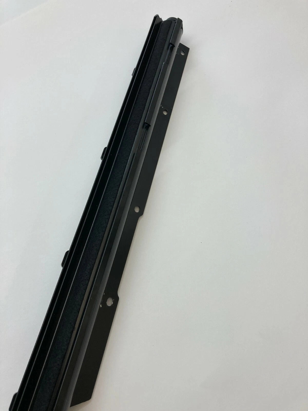 06-10 VOLKSWAGEN PASSAT REAR RIGHT SIDE DOOR WINDOW SUN SHADE BLIND 3C5861334A