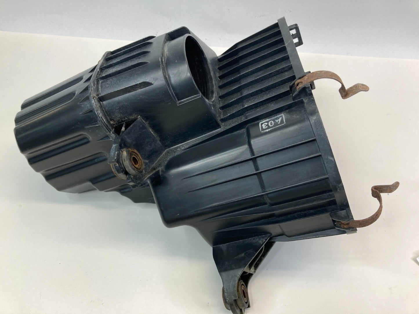 2010 2011 KIA SOUL 2.0L L4 AT AIR INTAKE CLEANER FILTER BOX LOWER HOUSING OEM