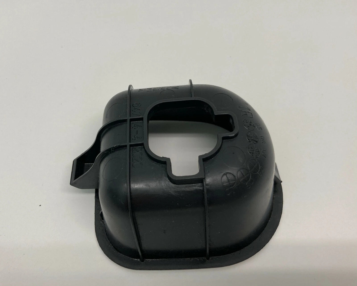 06-12 TOYOTA RAV4 REAR DOOR TAILGATE TRUNK TRIM CAP COVER RIGHT 64714-42020 OEM
