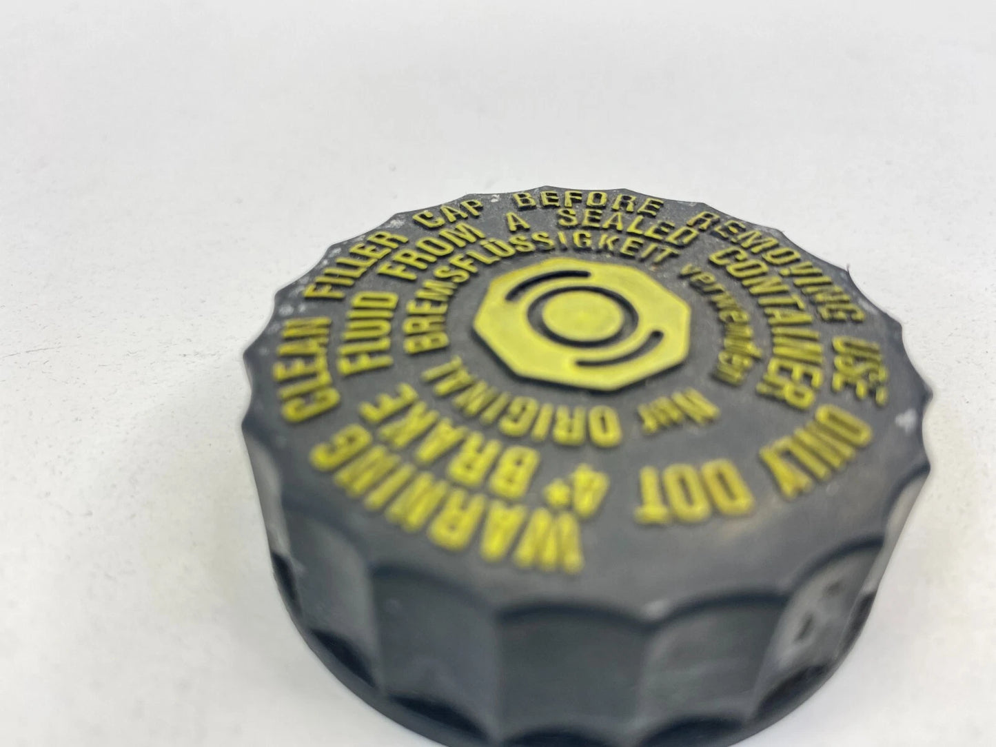 2000-2006 MERCEDES-BENZ S 500 BRAKE FLUID MASTER CYLINDER CAP RESERVOIR OEM