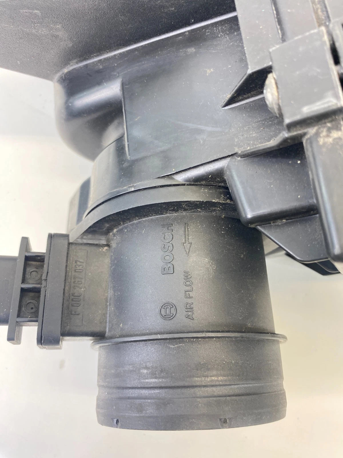 2007-2015 MINI COOPER 1.6L L4 M/T AIR INTAKE FILTER CLEANER BOX W / MAF SENSOR