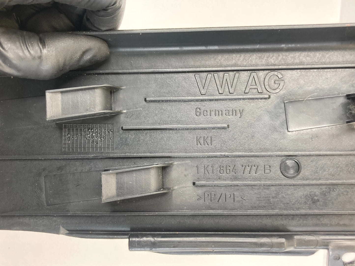 2005-2010 VOLKSWAGEN JETTA FOOT REST DEAD PEDAL TRIM COVER 1K1-864-777-B OEM