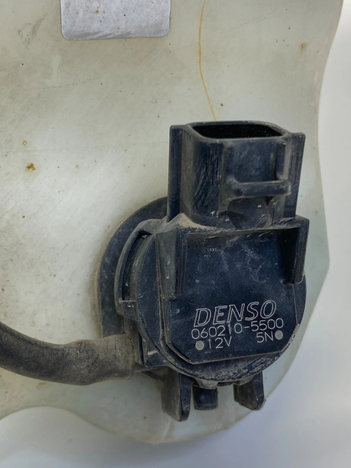 2010-2013 SUZUKI KIZASHI WINDSHIELD WASHER RESERVOIR BOTTLE FRONT OEM 38400-57L1