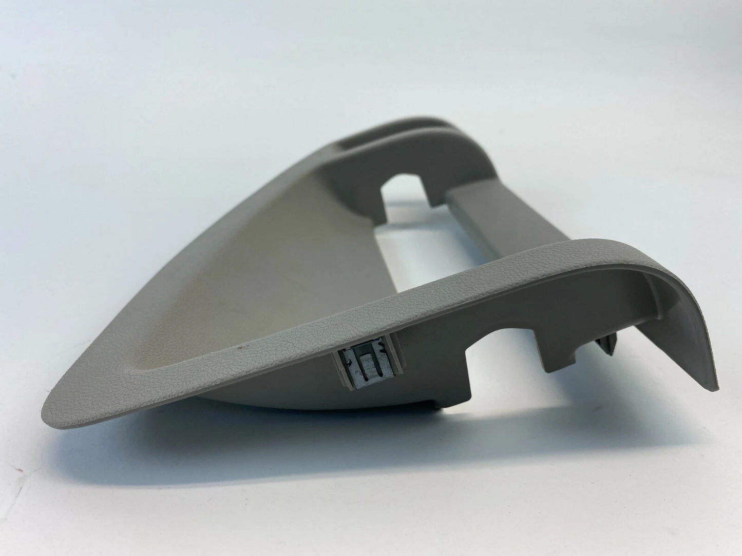 09 10 VW ROUTAN SLIDING DOOR HANDLE BEZEL COVER REAR LEFT OEM FACTORY L0150347