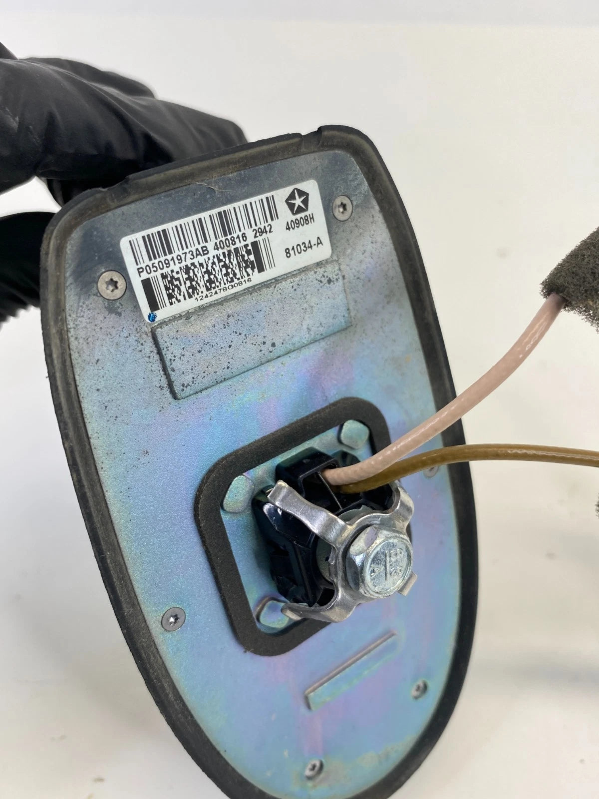 2013-2016 DODGE DART ROOF MOUNTED RADIO ANTENNA BASE & MAST 05091973AB OEM