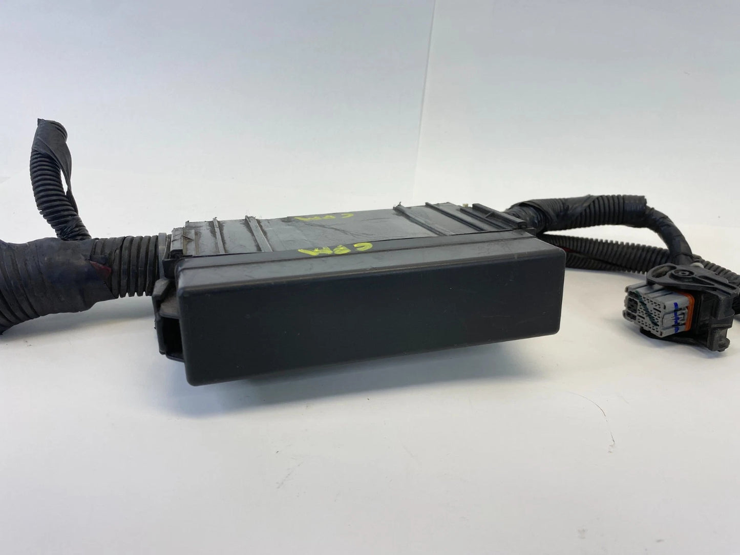 2016-2019 NISSAN SENTRA 1.8L ENGINE BAY FUSE BOX POWER MODULE 7154-7223-30 OEM