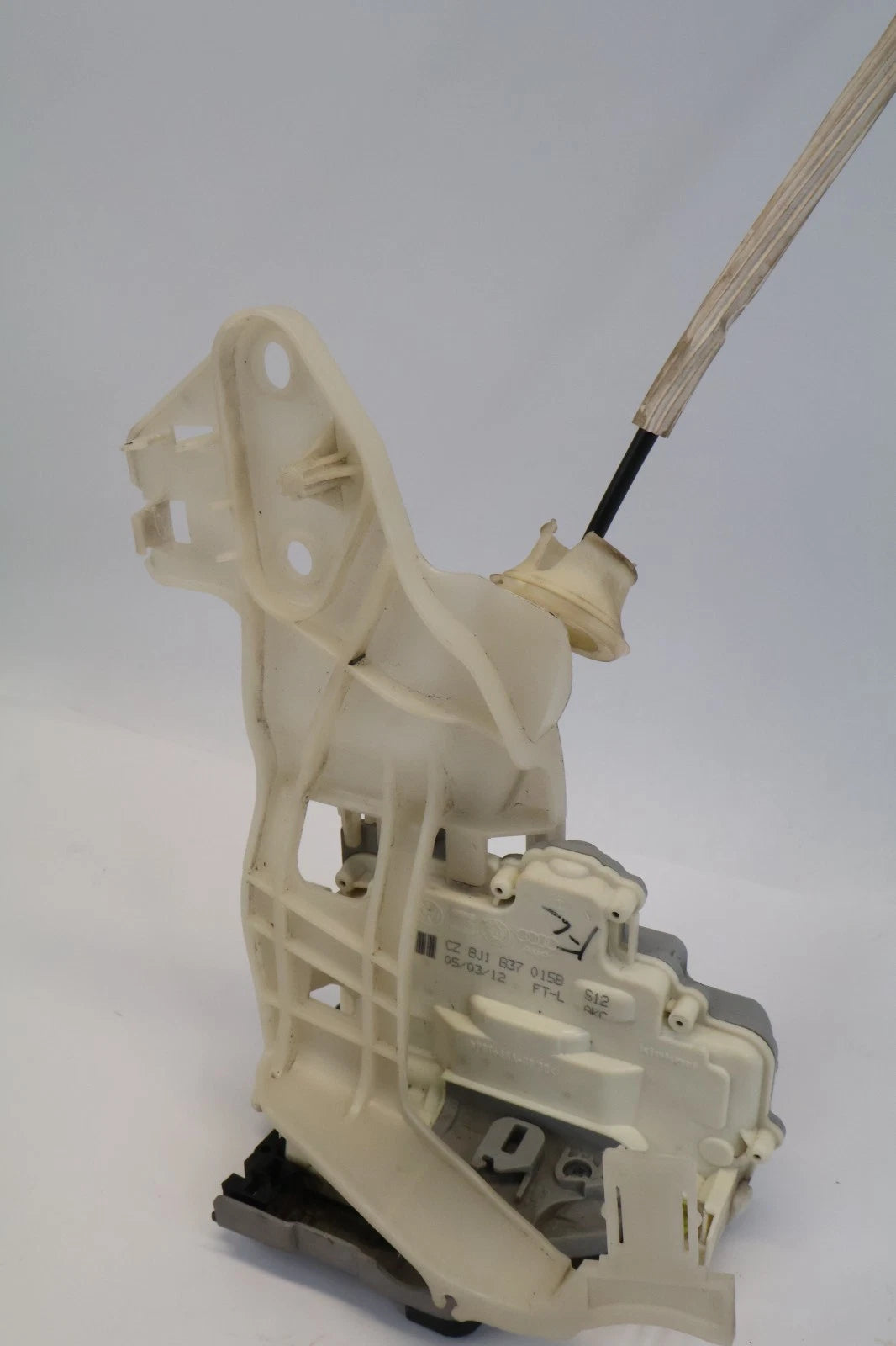 2011-2017 VOLKSWAGEN TOUAREG FRONT LEFT DRIVER DOOR LOCK LATCH RELEASE OEM