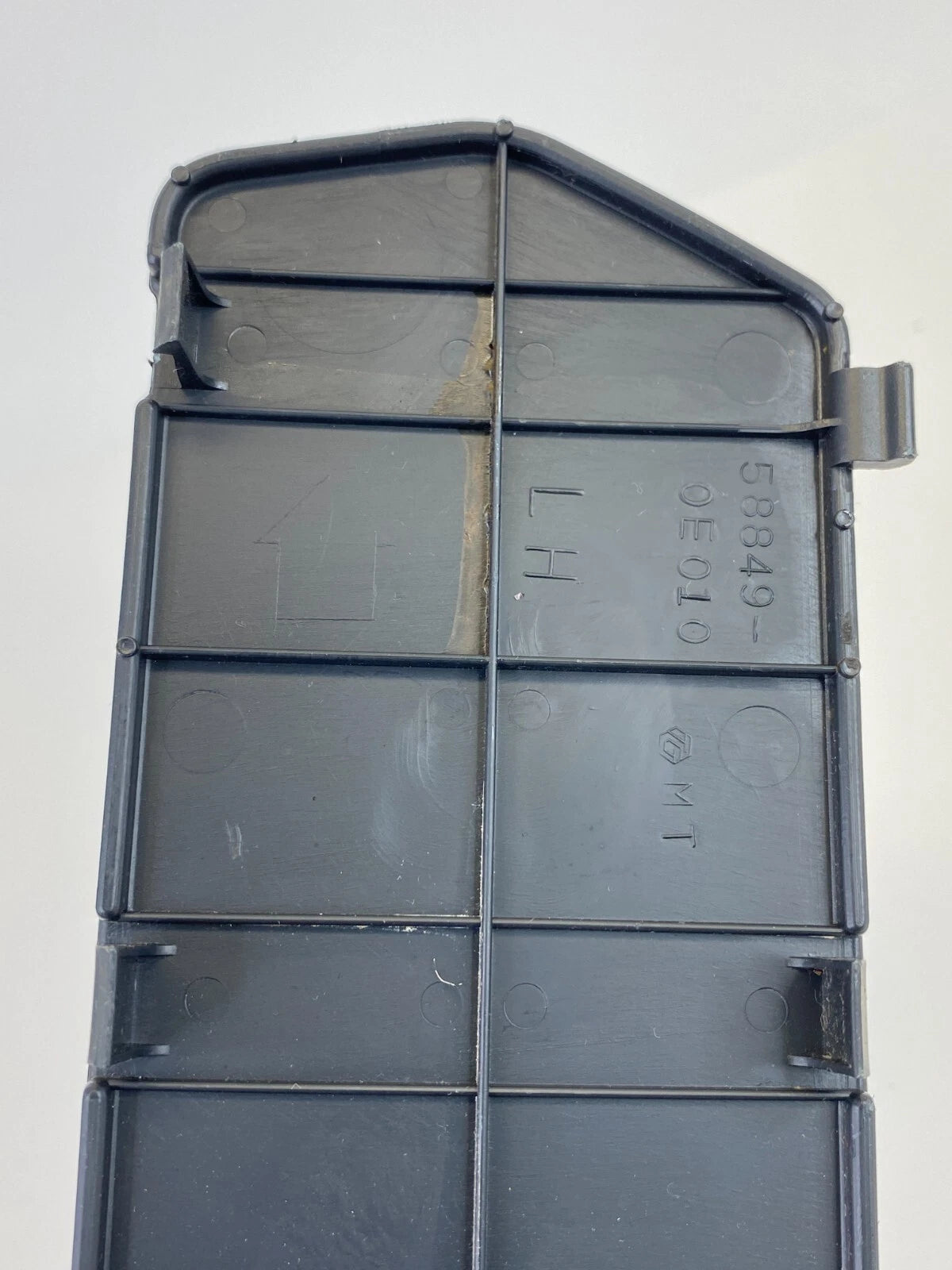 2004-2006 LEXUS RX330 07-09 RX350 LEFT SIDE CENTER CONSOLE COVER TRIM 588490E010