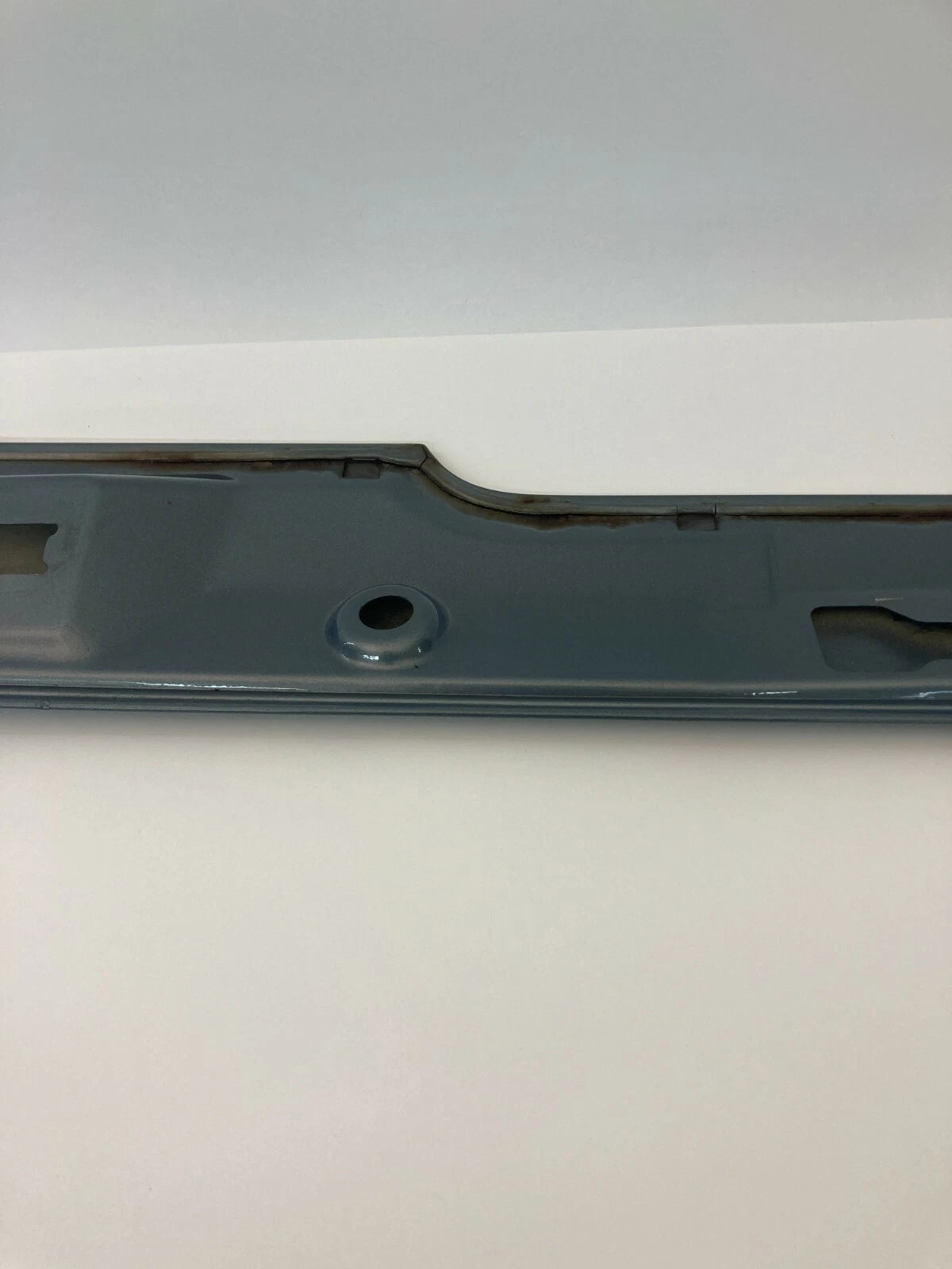07 08 HYUNDAI ENTOURAGE REAR RIGHT QUARTER PANEL SLIDING DOOR RAIL COVER MOLDING