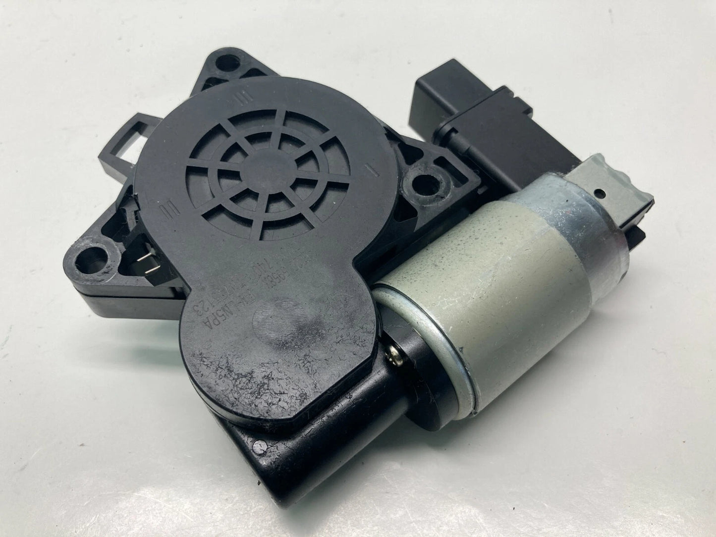 2003-2008 MAZDA 6 2004-2009 MAZDA 3 FRONT POWER WINDOW MOTOR OEM