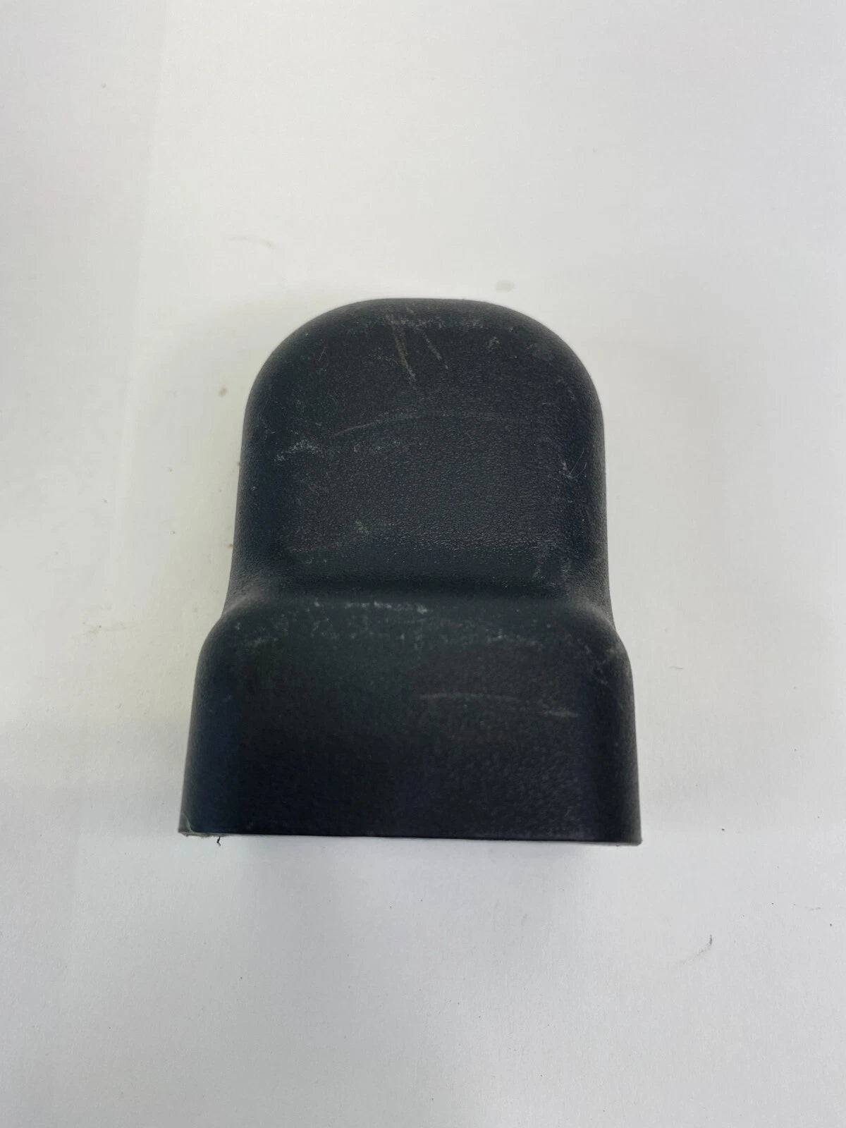 2007-2010 HYUNDAI ELANTRA SDN LEFT SEAT TRACK END CAP COVER TRIM 88567-3K000 OEM