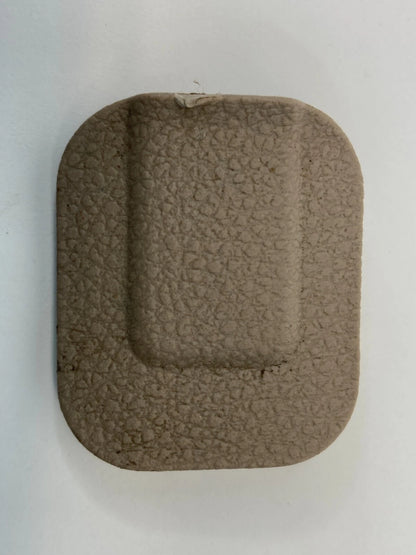 05 06 07 08 09 10 KIA SPORTAGE FRONT SEAT TRACK BOLT COVER TRIM 88888-1F000 OEM