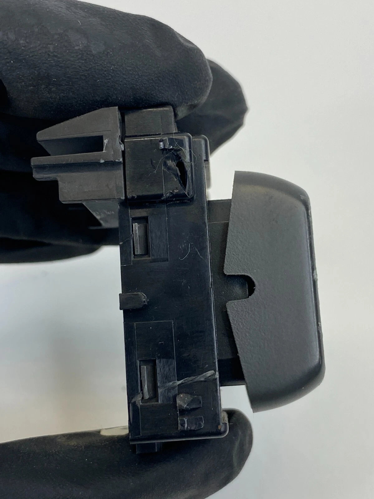 2000-2005 CADILLAC DEVILLE DOOR LOCK SWITCH BUTTON CONTROL 25664000 OEM