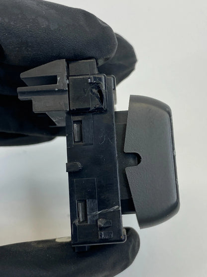 2000-2005 CADILLAC DEVILLE DOOR LOCK SWITCH BUTTON CONTROL 25664000 OEM