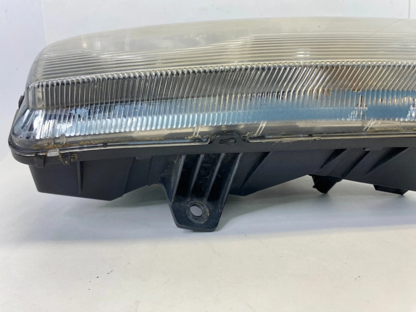 05-10 CHRYSLER 300 FRONT RIGHT PASSENGER SIDE HEADLIGHT HEADLAMP HALOGEN OEM