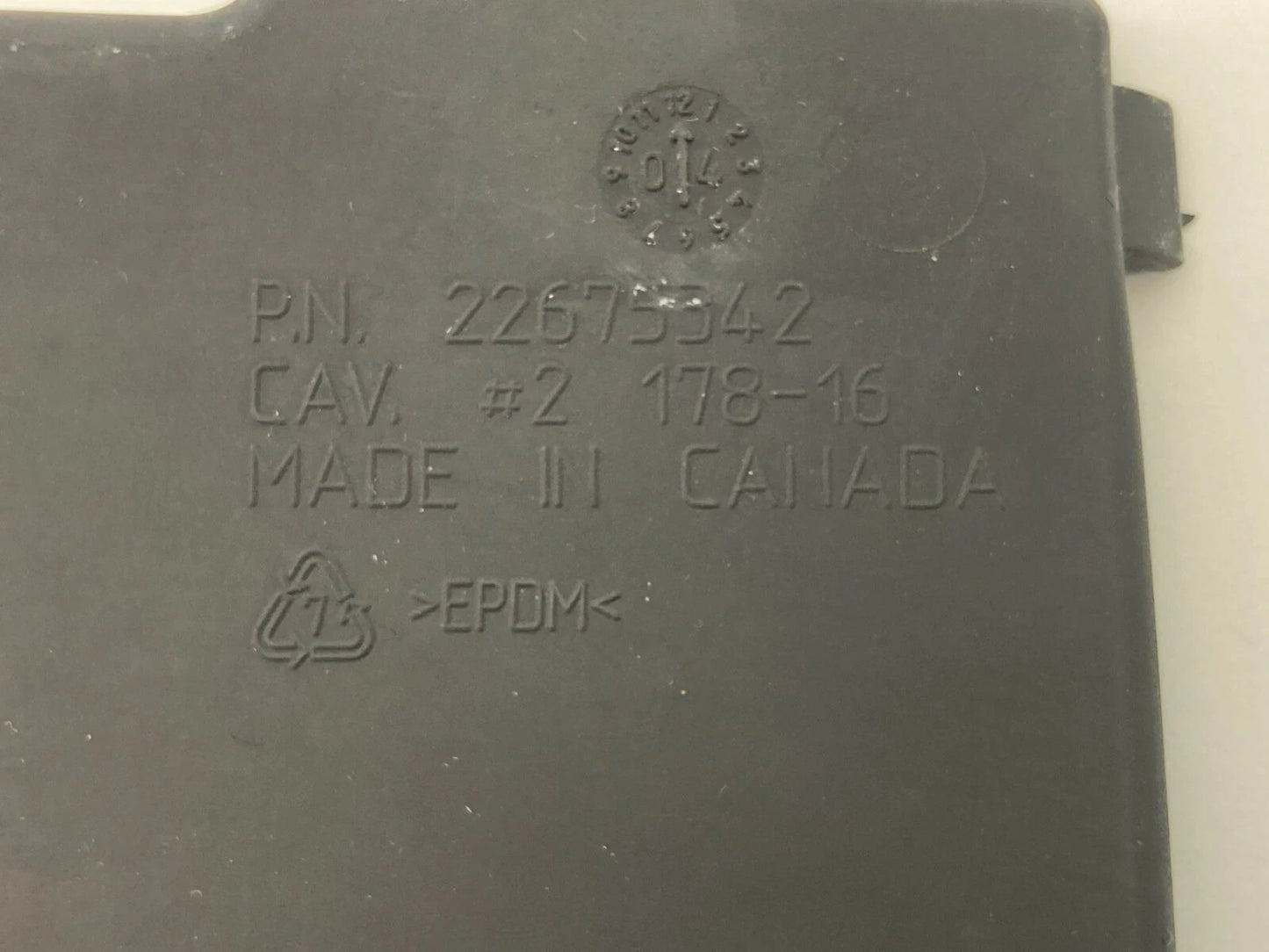 2007-2009 CHEVROLET EQUINOX FRONT DASH LOWER STORAGE COMPARTMENT RUBBER MAT OEM