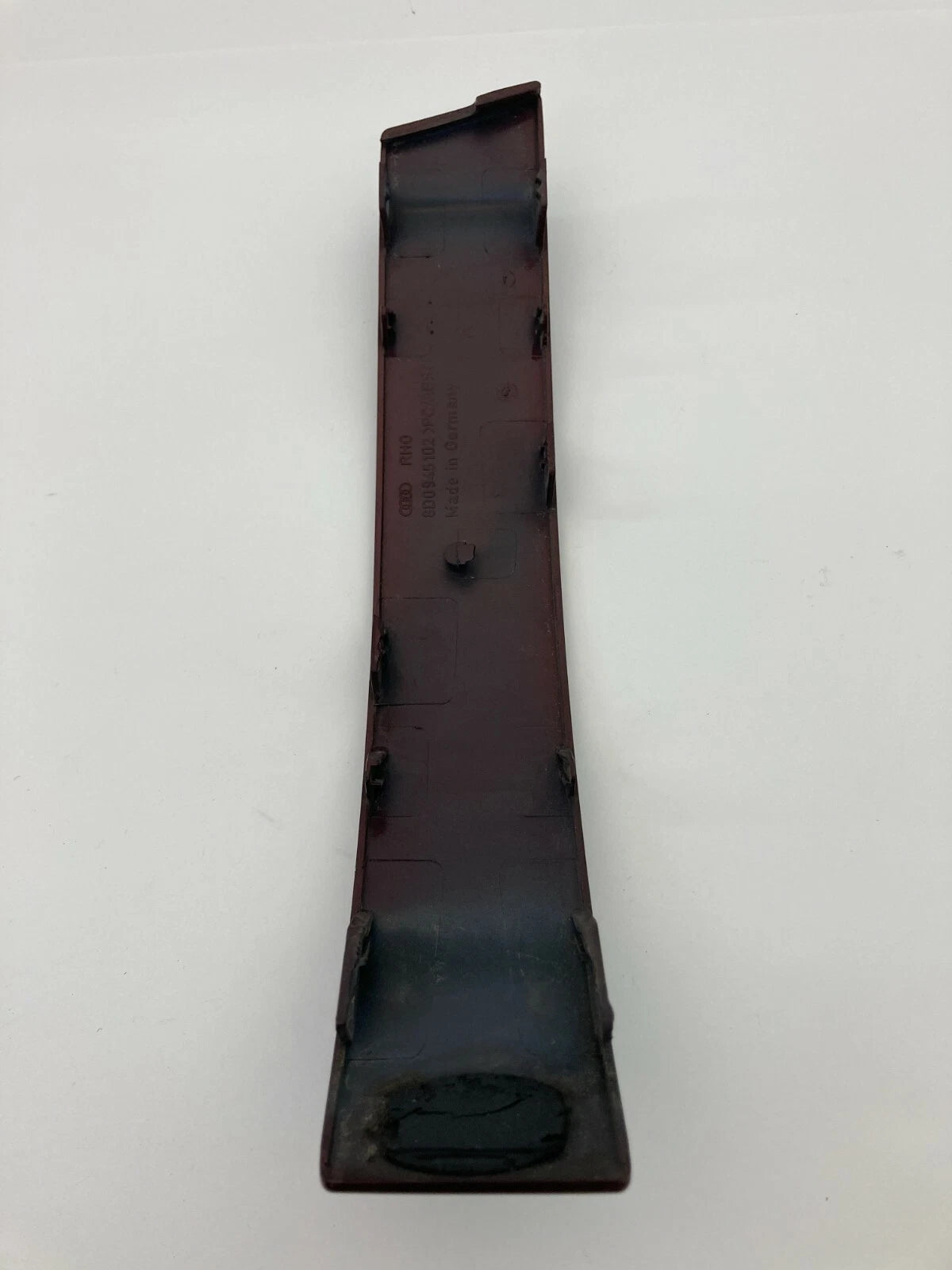 96-01 AUDI A4 QUATTRO 00-02 AUDI S4 REAR RIGHT TAILLIGHT LOWER TRIM MOLDING OEM