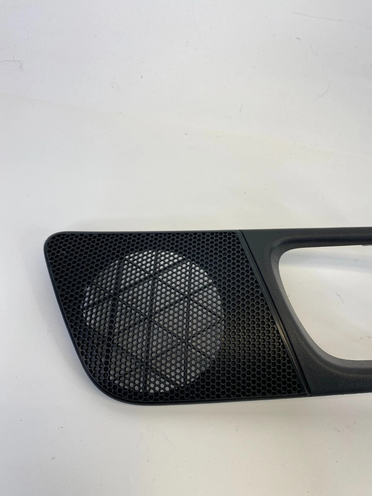 07 08 INFINITI G35 FRONT RIGHT SIDE INNER DOOR HANDLE COVER BEZEL 80914-JK000