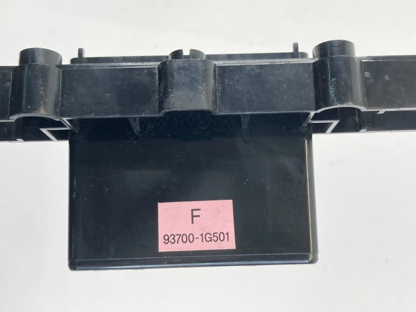 2006-2011 KIA RIO SEDAN CENTER DASH SWITCH BASE PLATE 93700-1G501 OEM