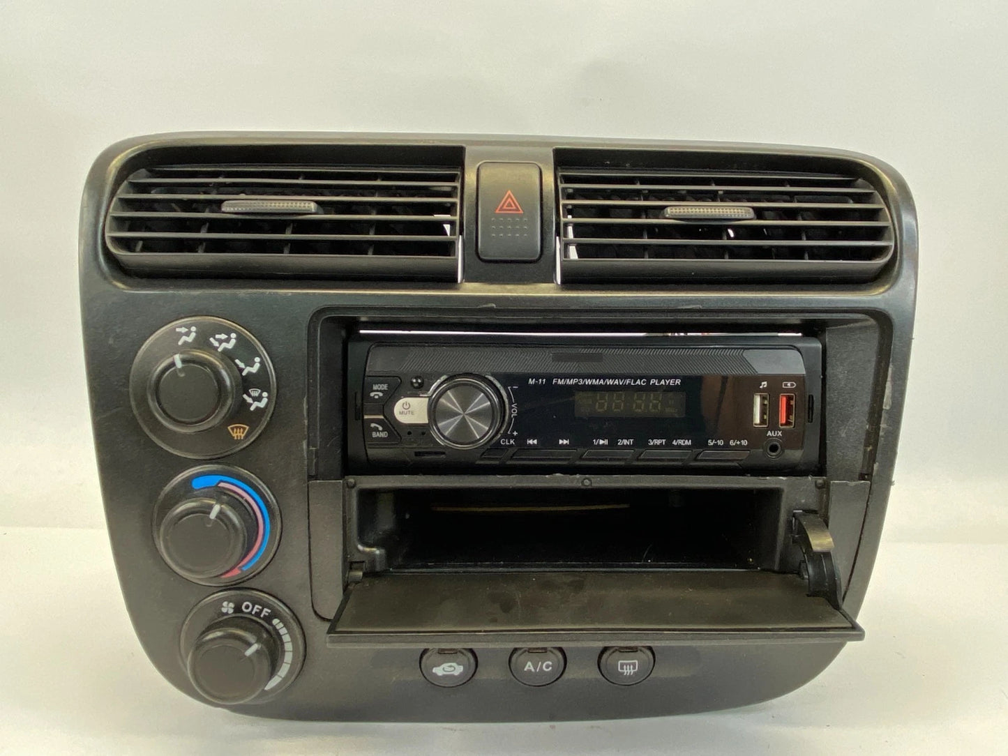 01-05 HONDA CIVIC CENTER DASH RADIO BEZEL CLIMATE CONTROL AC & STEREO UNIT OEM