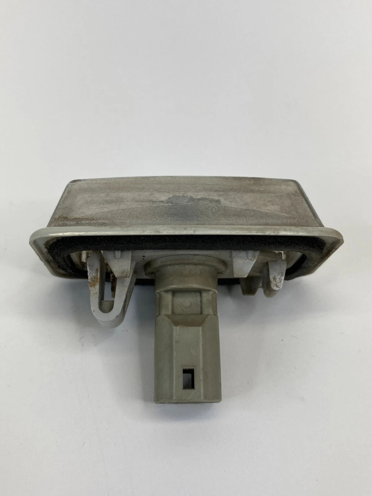 03 04 05 06 07 08 TOYOTA COROLLA REAR BACK TRUNK LICENSE PLATE LAMP LIGHT OEM
