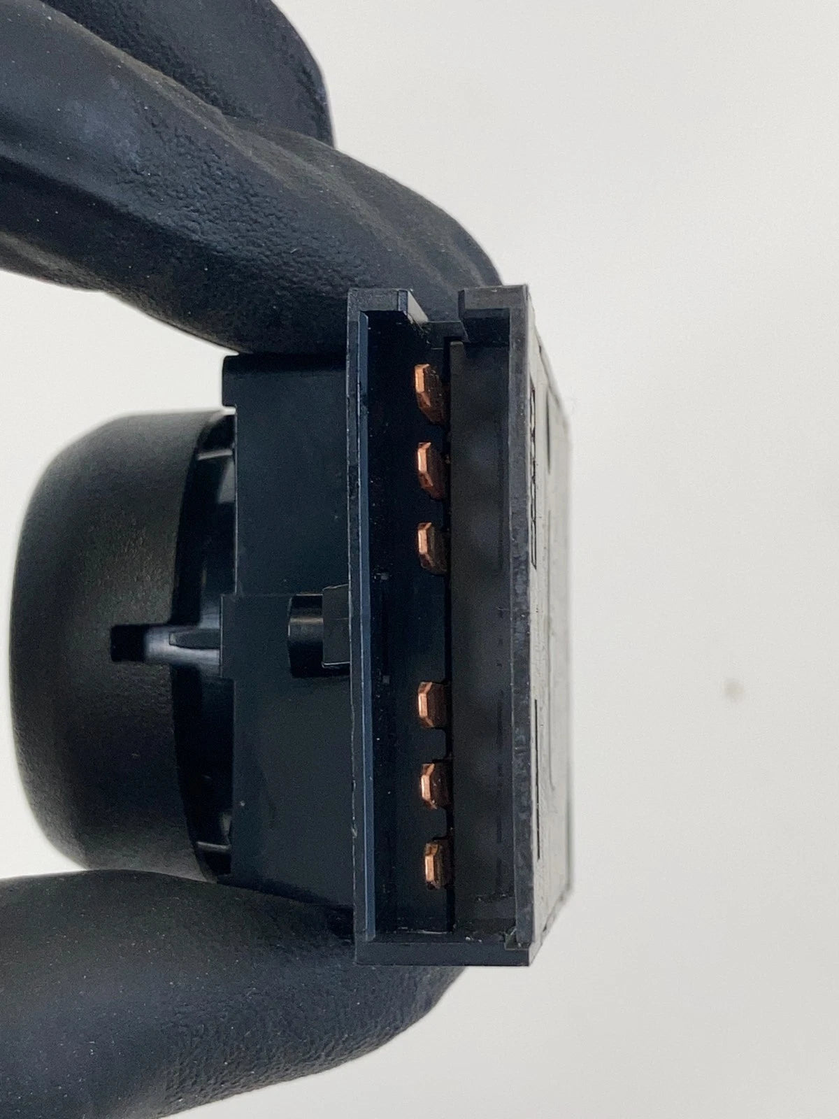 2007-2009 GMC YUKON FRONT RIGHT SEAT POWER LUMBAR CONTROL SWITCH 15785408 OEM