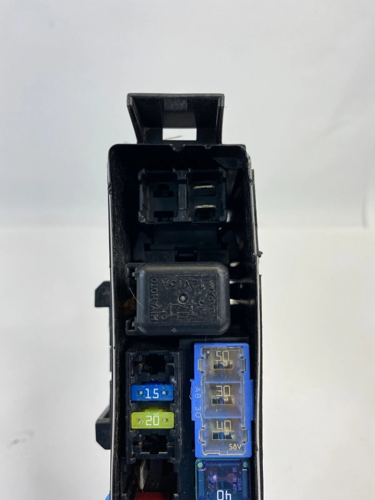 2008-2013 INFINITI G37X SEDAN 3.7L ENGINE FUSE RELAY UNIT ASSEMBLY 7254-5763-30