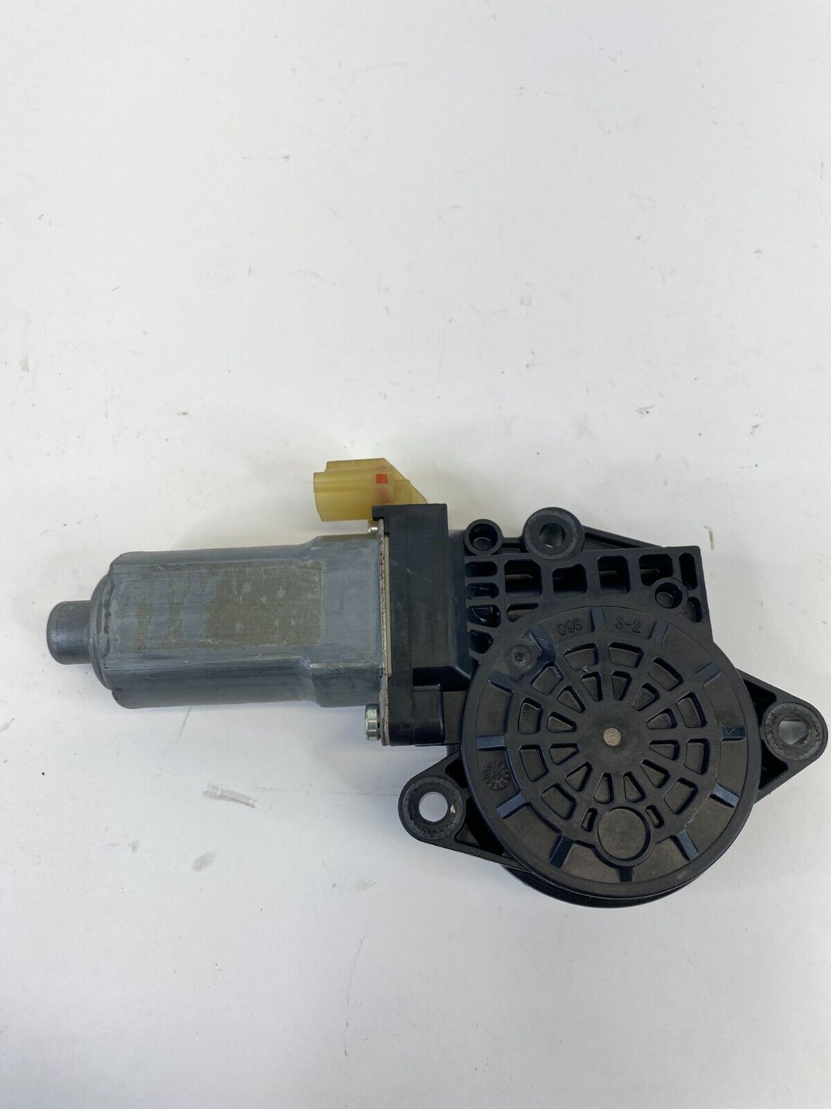 2005-2009 Hyundai Tucson Front Right Side Door Power Window Motor 3130034192 OEM