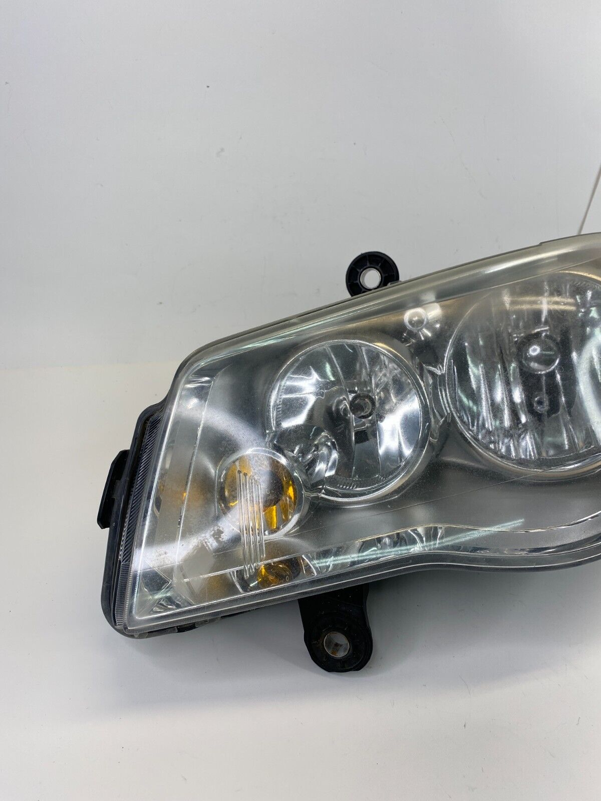 2008-2016 Chrysler Town & Country Left Driver Side Headlight Headlamp Halogen