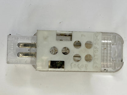 05-18 AUDI A6 QUATTRO FRONT LEFT DOOR PANEL COURTESY LAMP LIGHT 8D0-947-41 OEM