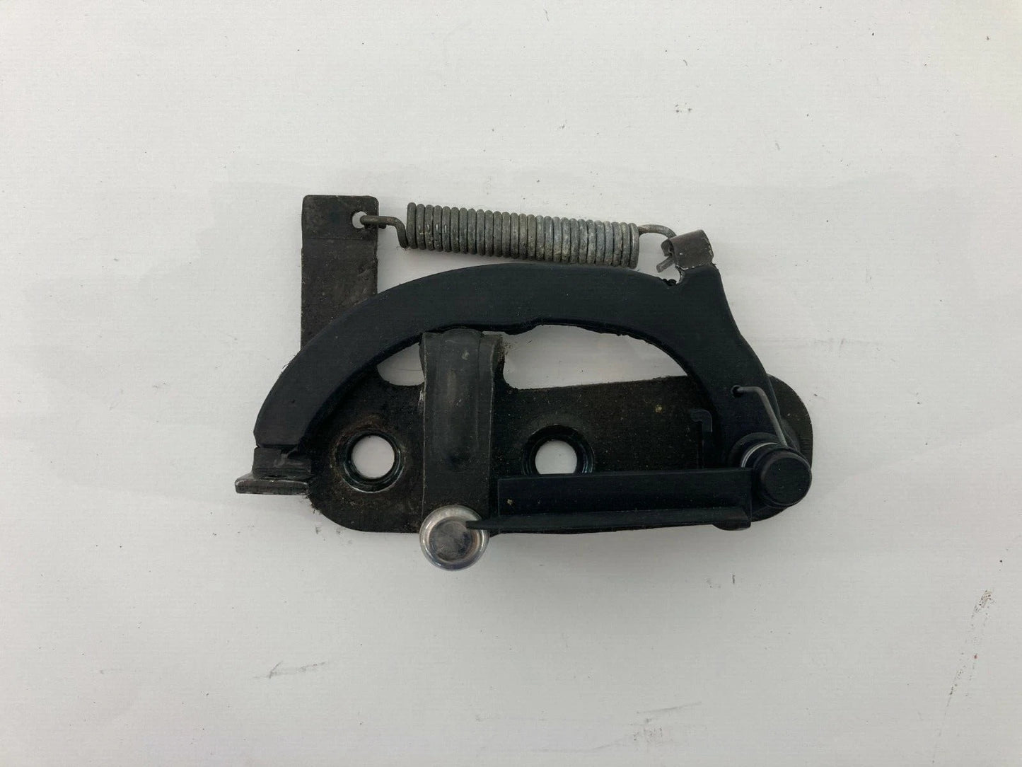 98-10 VW VOLKSWAGEN NEW BEETLE HATCHBACK REAR TRUNK LIFTGATE STRIKER PLATE OEM