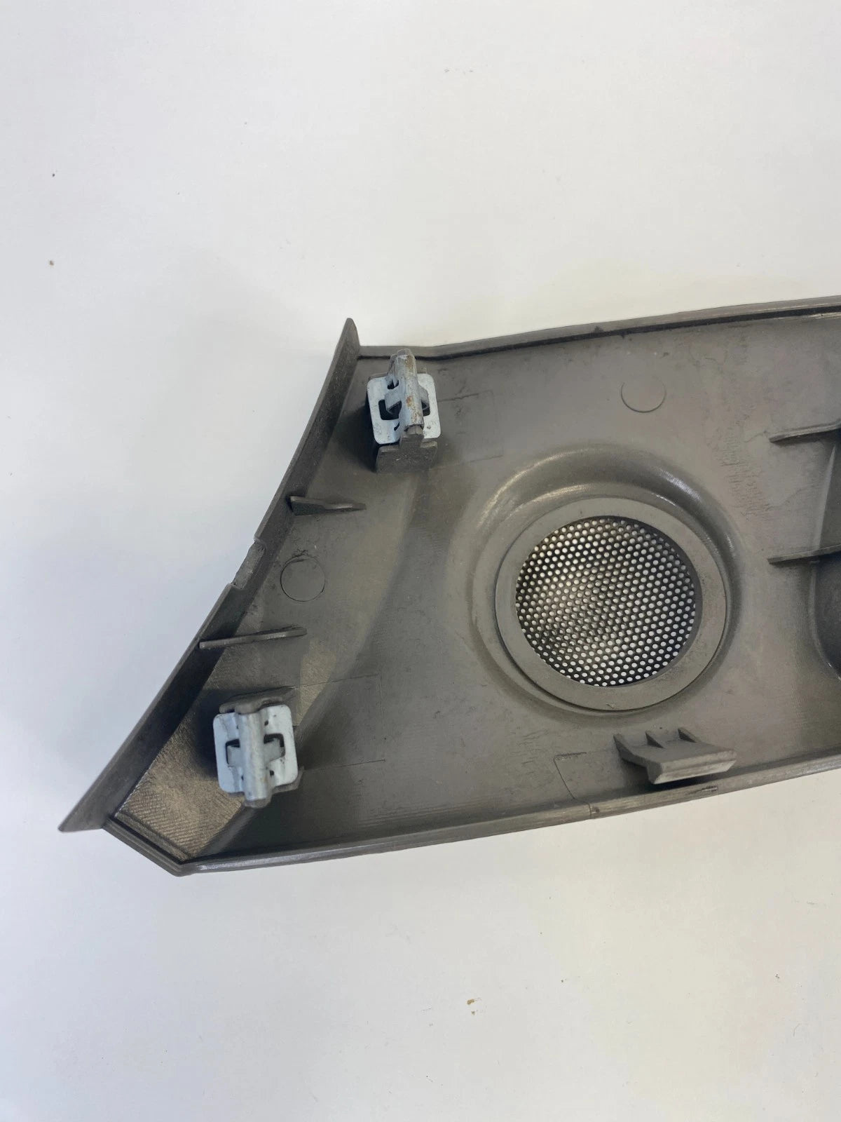 2005-2010 KIA SPORTAGE FRONT RIGHT INSIDE DOOR HANDLE TRIM BEZEL 82621-1F010