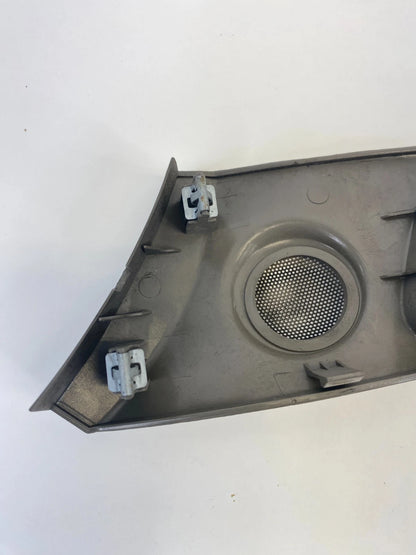 2005-2010 KIA SPORTAGE FRONT RIGHT INSIDE DOOR HANDLE TRIM BEZEL 82621-1F010