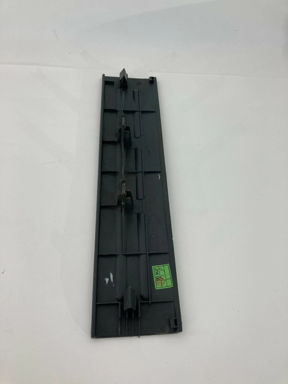 2003 KIA SORENTO REAR RIGHT FLOOR DOOR SCUFF SILL PLATE TRIM 85873-3E000 OEM