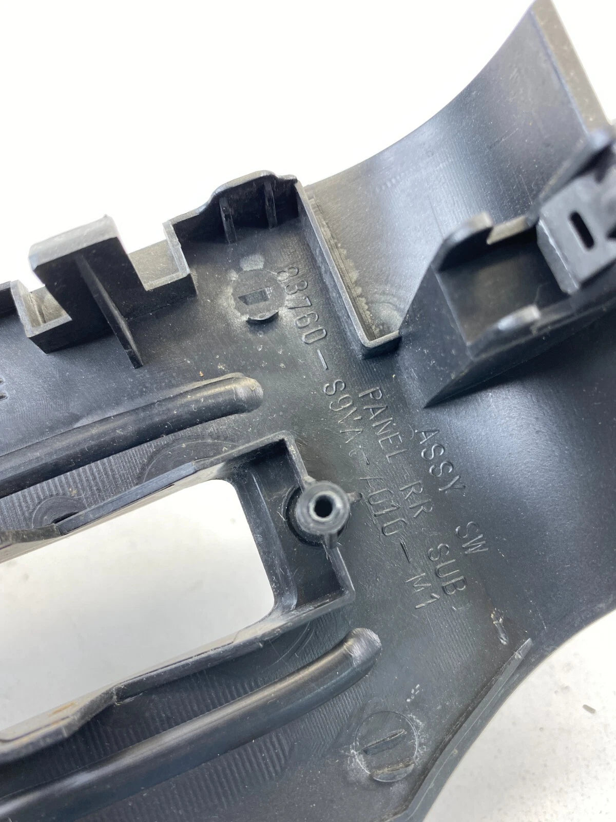 2003-2005 HONDA PILOT REAR LEFT SIDE DOOR WINDOW SWITCH COVER TRIM W/ CUP HOLDER