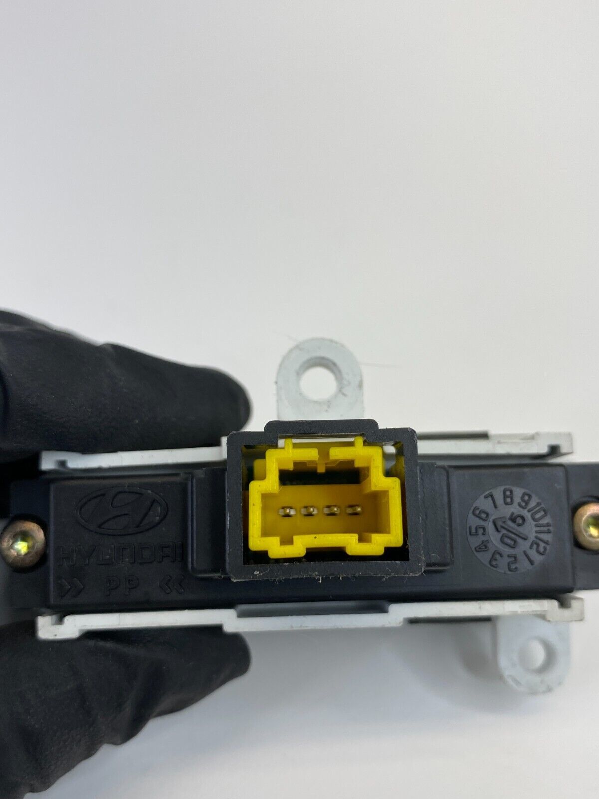 2004-2006 Hyundai Elantra Dash Passenger Switch Indicator Light OEM