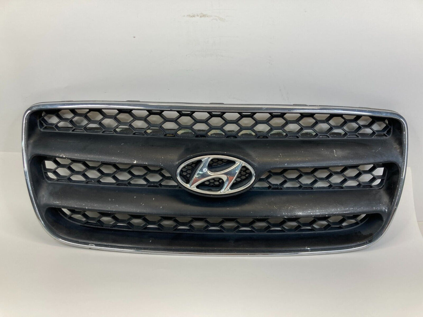 2007 2008 2009 Hyundai Santa Fe Sedan Front Bumper Center Upper Grill Grille OEM