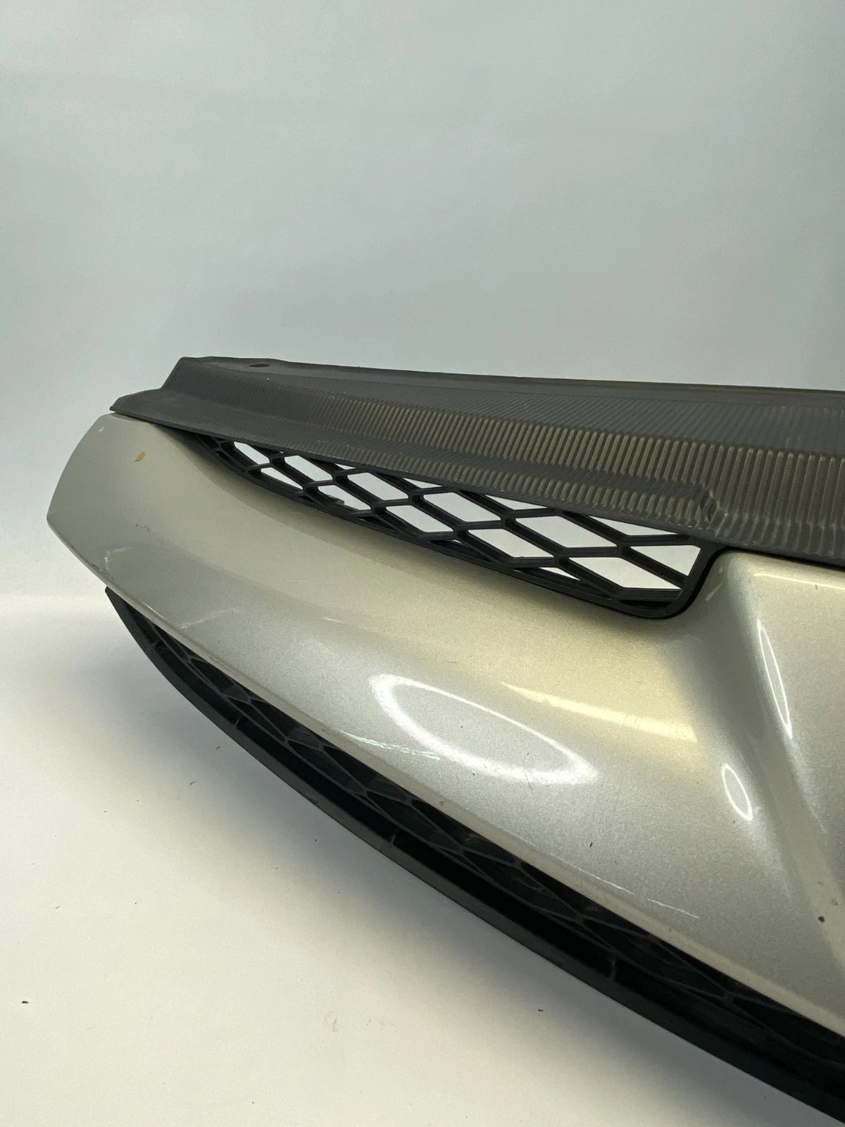 2006-2010 TOYOTA SIENNA FRONT BUMPER RADIATOR UPPER GRILL GRILLE 53101-AE050 OEM