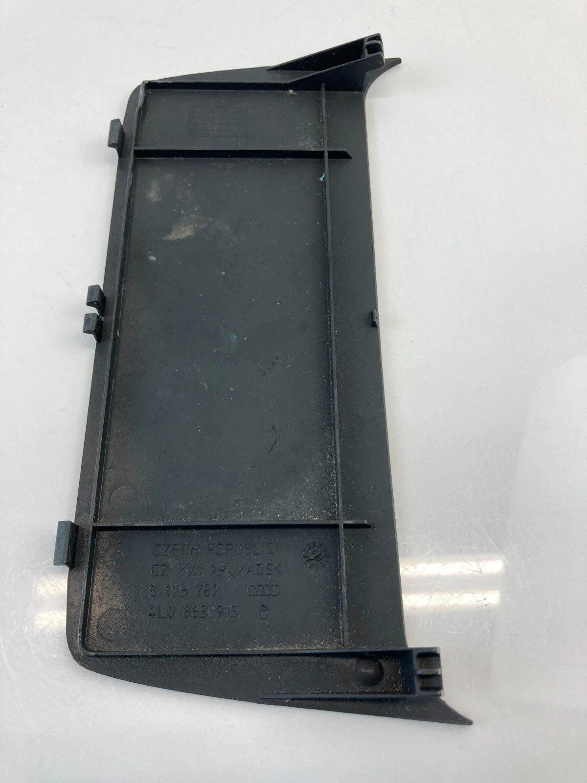 2008-2015 AUDI Q7 FRONT CENTER CONSOLE LOWER COVER TRIM PANEL 4L0 863 915 OEM